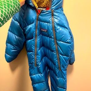 Kids Patagonia snow suit perfect cond size 18-24 months